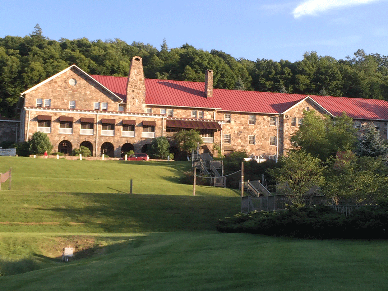 Exploring Dog-Friendly Vineyards Along the I-81 Corridor of Virginia